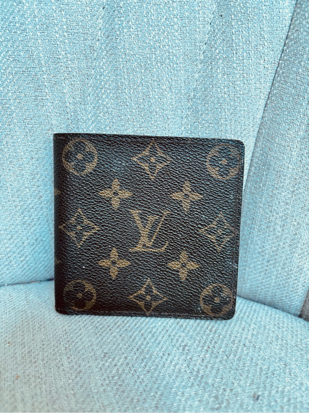 LOUIS VUITTON Men’s Monogram Bifold Wallet